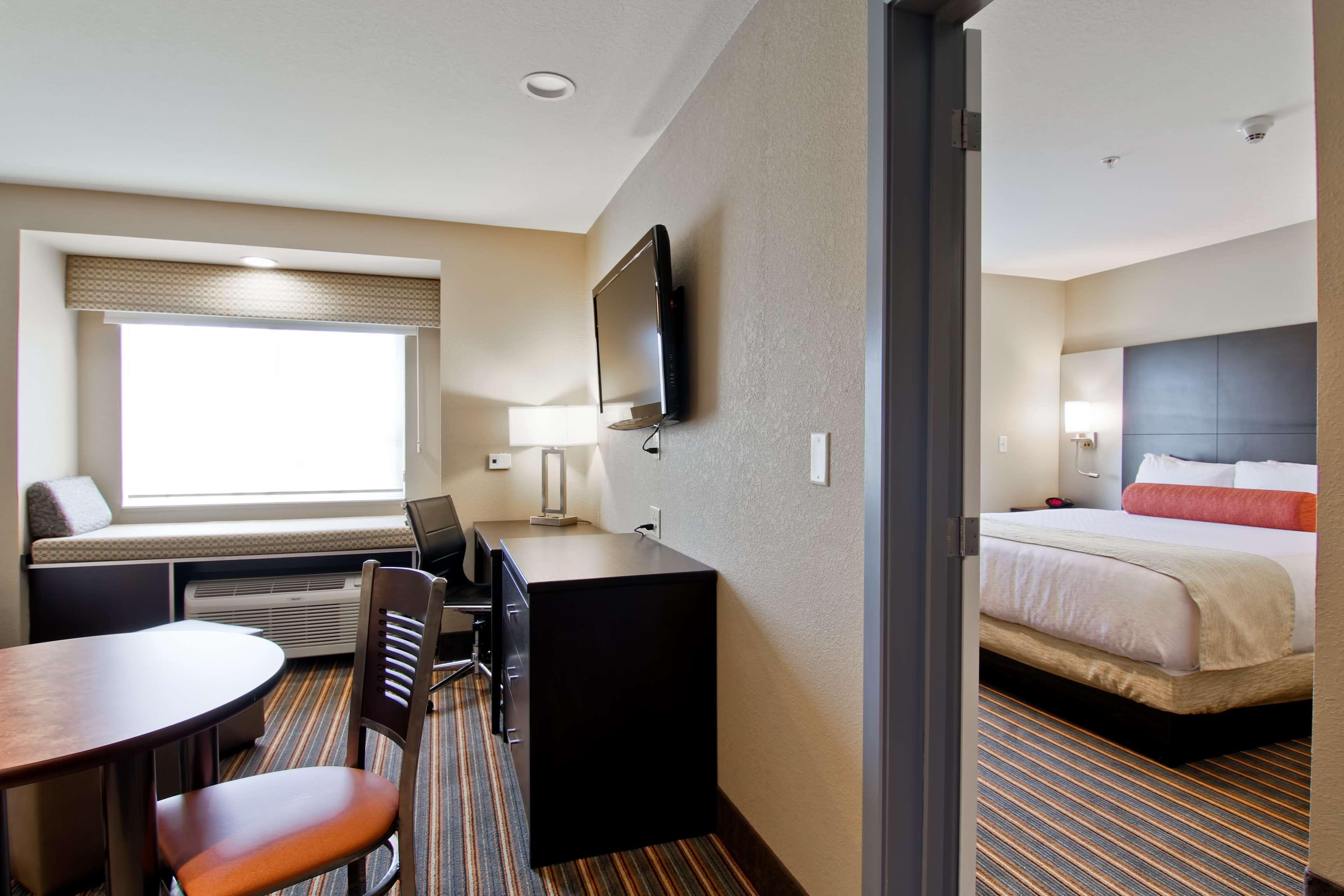 Best Western Plus Woodstock Inn & Suites Zewnętrze zdjęcie